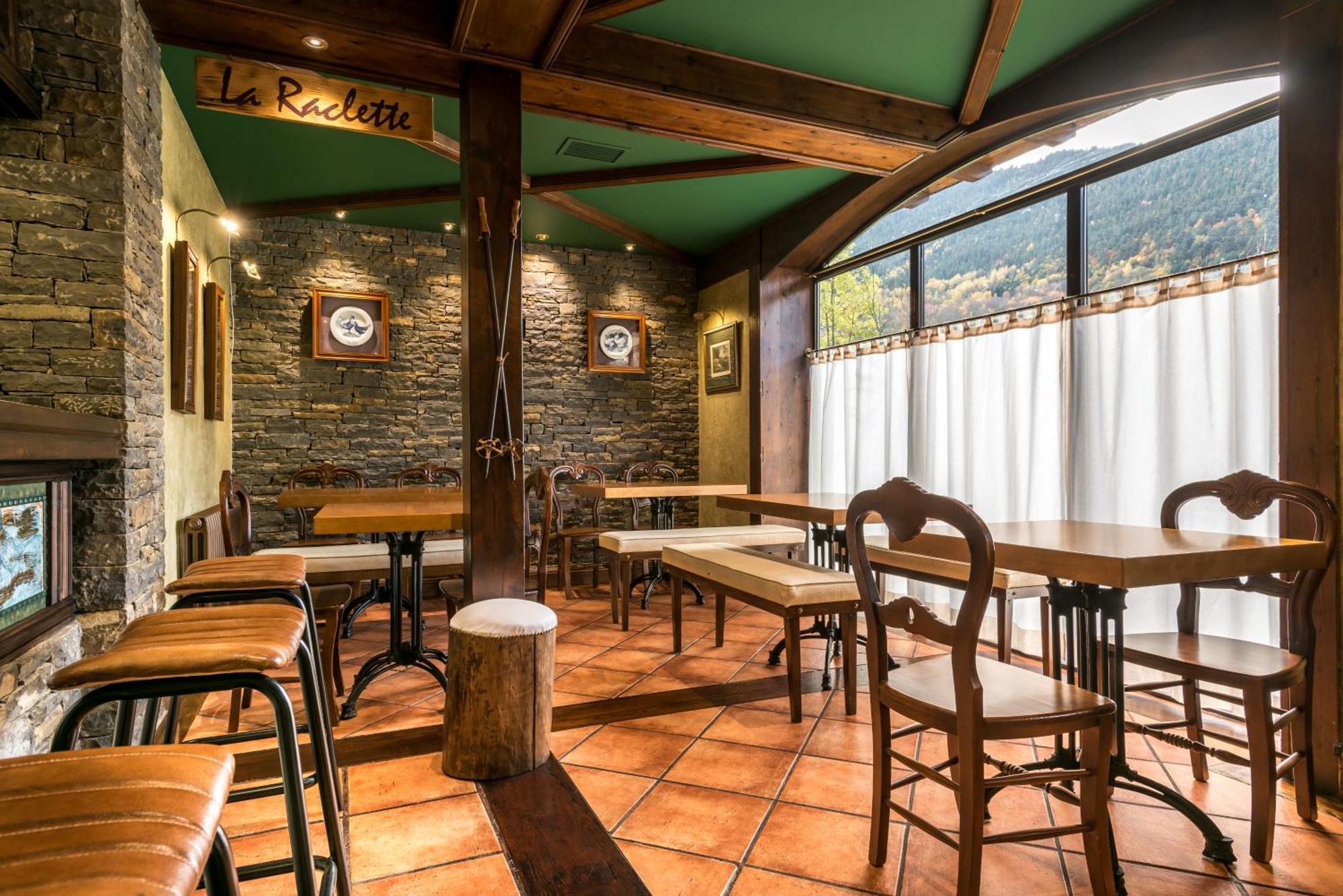 El Refugio De Aran Vielha Aparthotel Esterno foto